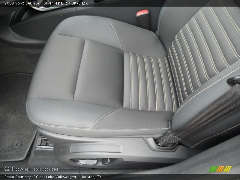 Silver Metallic / Off-Black 2008 Volvo S40 2.4i