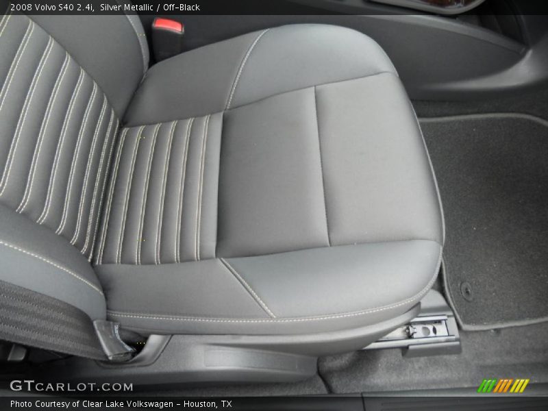 Silver Metallic / Off-Black 2008 Volvo S40 2.4i