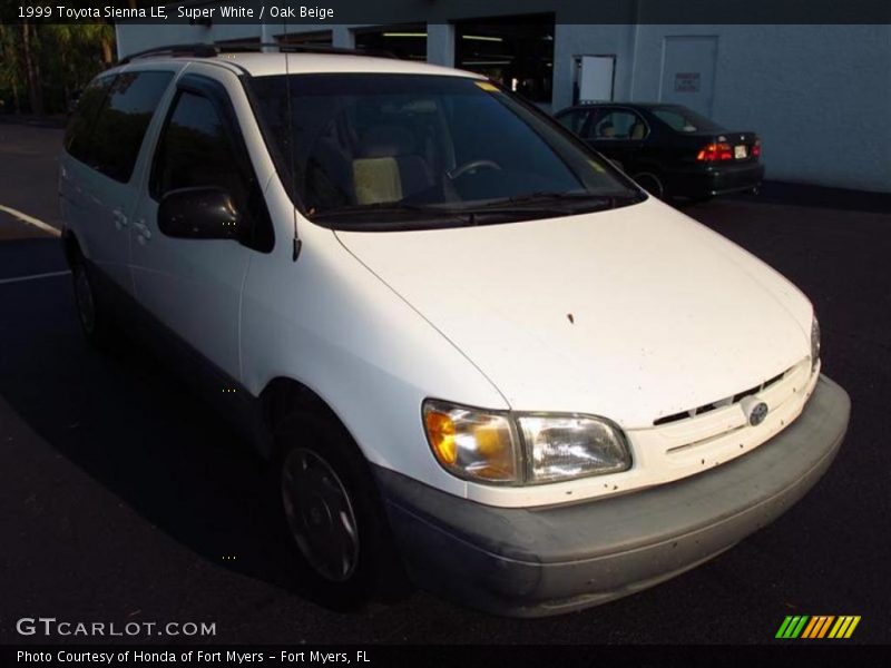 Super White / Oak Beige 1999 Toyota Sienna LE