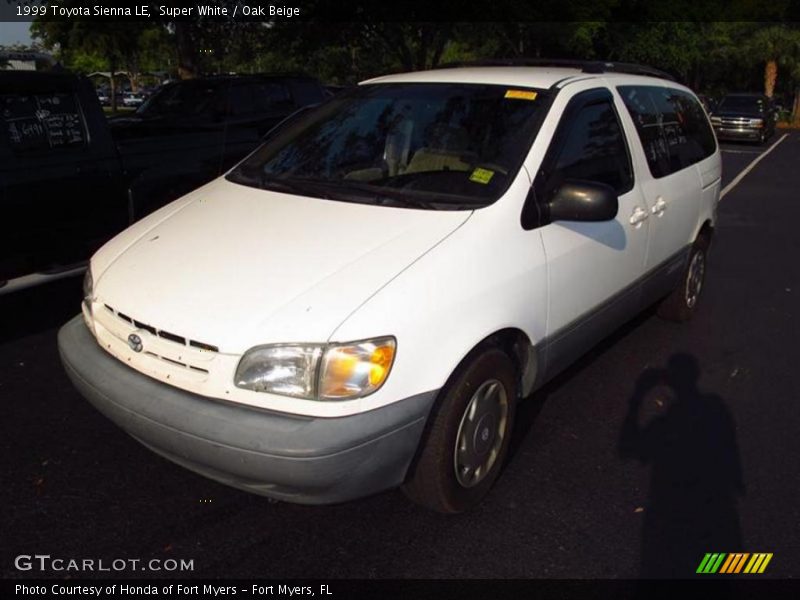 Super White / Oak Beige 1999 Toyota Sienna LE