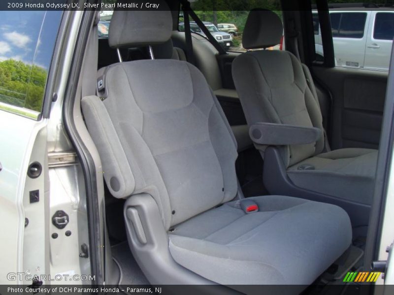 Silver Pearl Metallic / Gray 2009 Honda Odyssey LX