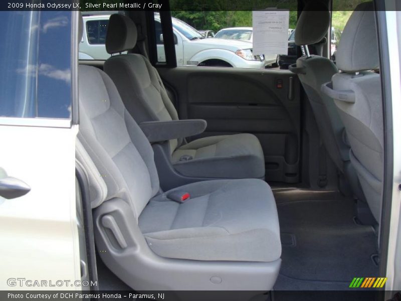 Silver Pearl Metallic / Gray 2009 Honda Odyssey LX