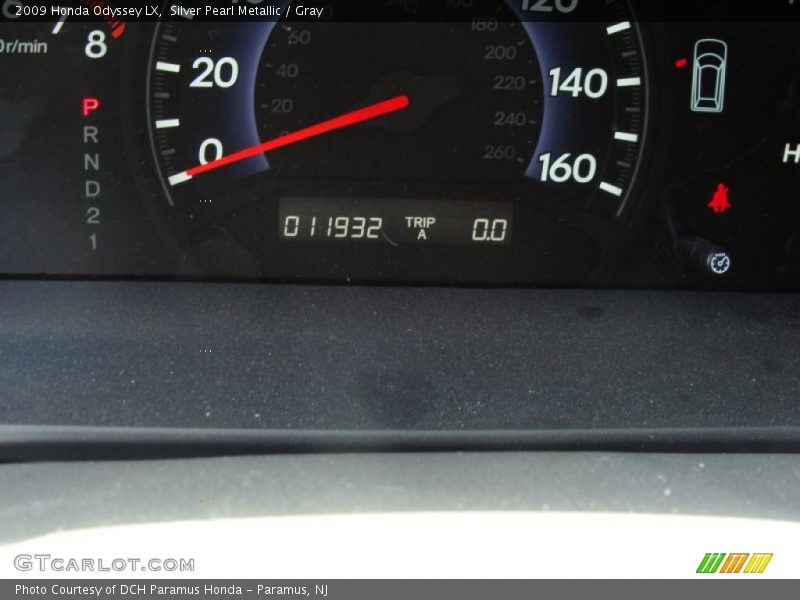 Silver Pearl Metallic / Gray 2009 Honda Odyssey LX