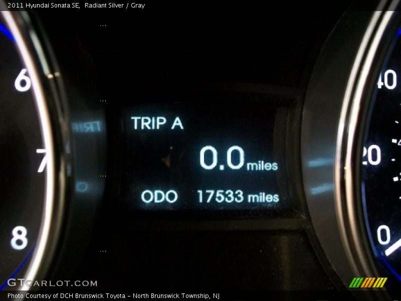 Radiant Silver / Gray 2011 Hyundai Sonata SE
