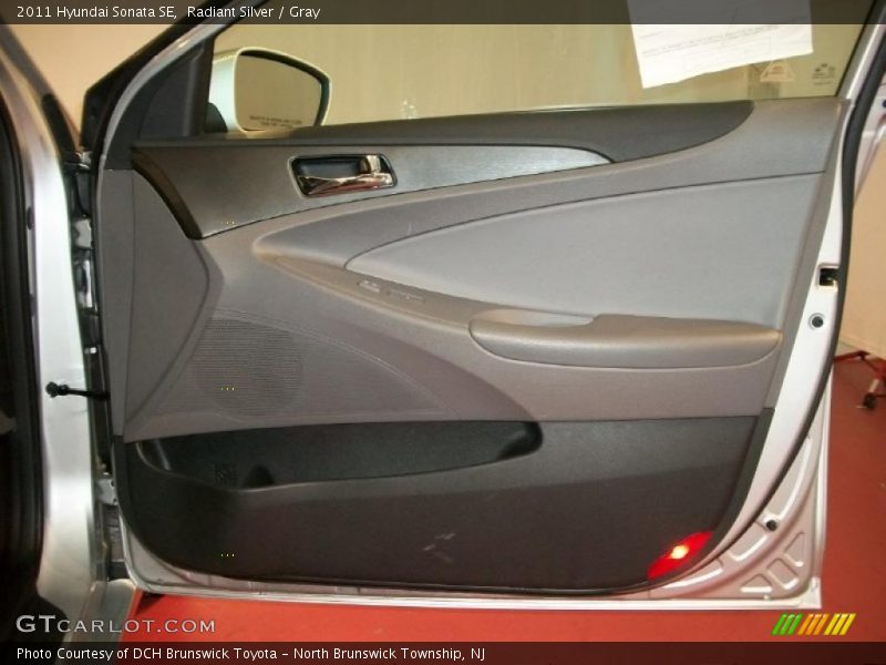Radiant Silver / Gray 2011 Hyundai Sonata SE