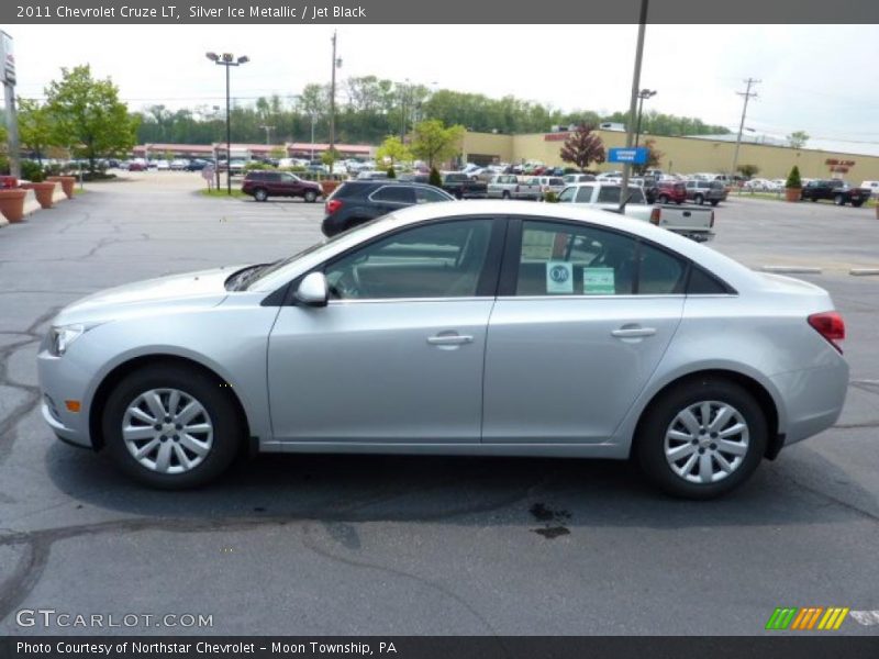 Silver Ice Metallic / Jet Black 2011 Chevrolet Cruze LT