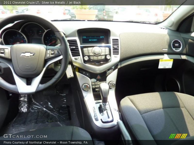 Silver Ice Metallic / Jet Black 2011 Chevrolet Cruze LT