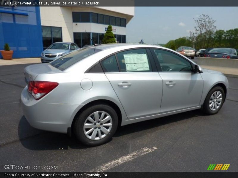 Silver Ice Metallic / Jet Black 2011 Chevrolet Cruze LT