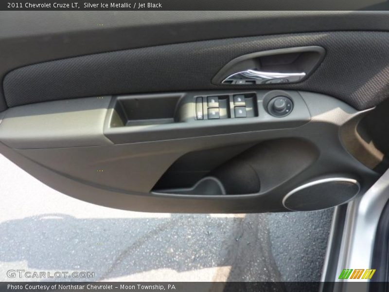 Silver Ice Metallic / Jet Black 2011 Chevrolet Cruze LT
