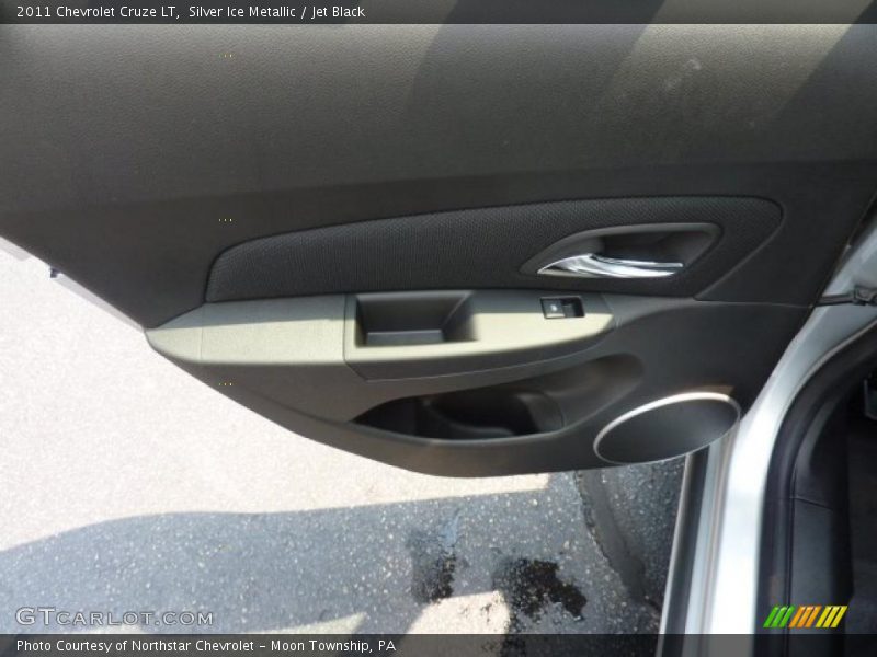 Silver Ice Metallic / Jet Black 2011 Chevrolet Cruze LT