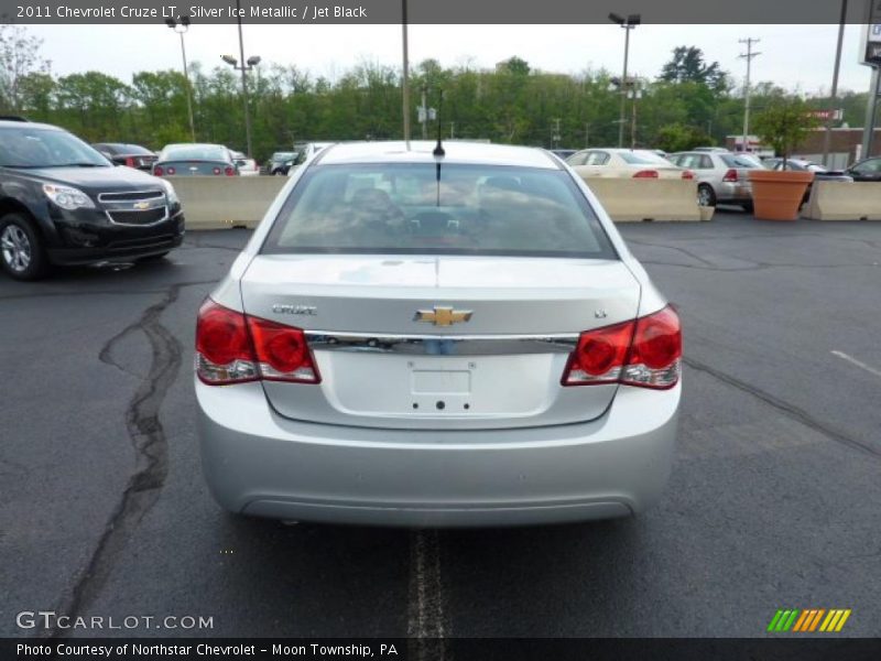 Silver Ice Metallic / Jet Black 2011 Chevrolet Cruze LT