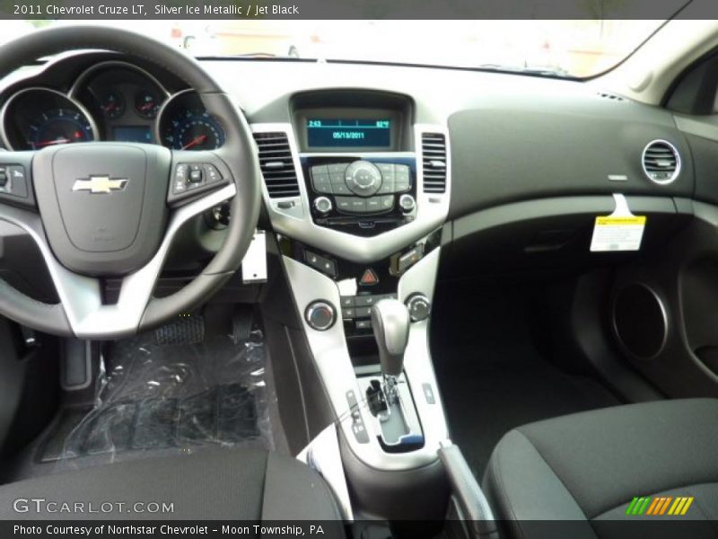 Silver Ice Metallic / Jet Black 2011 Chevrolet Cruze LT
