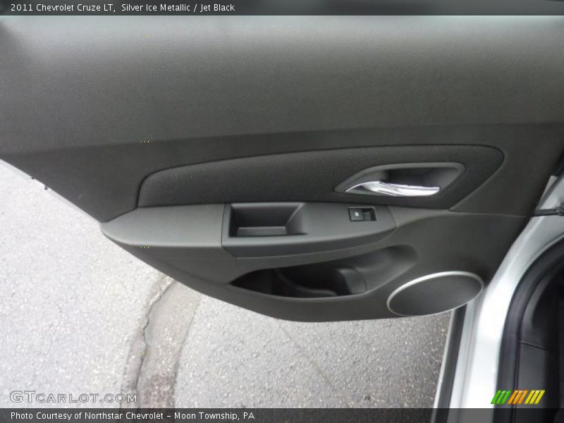 Silver Ice Metallic / Jet Black 2011 Chevrolet Cruze LT