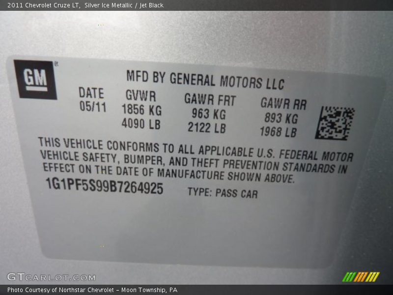 Silver Ice Metallic / Jet Black 2011 Chevrolet Cruze LT