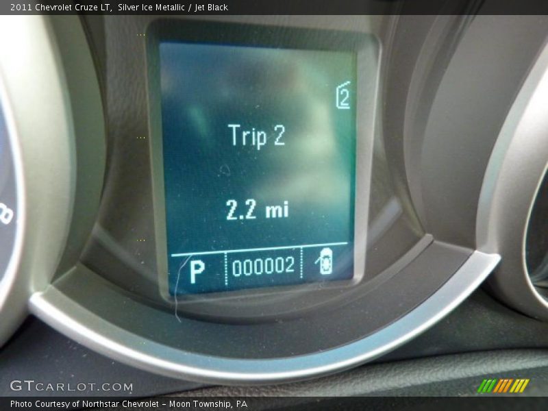 Silver Ice Metallic / Jet Black 2011 Chevrolet Cruze LT