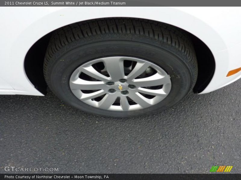 Summit White / Jet Black/Medium Titanium 2011 Chevrolet Cruze LS