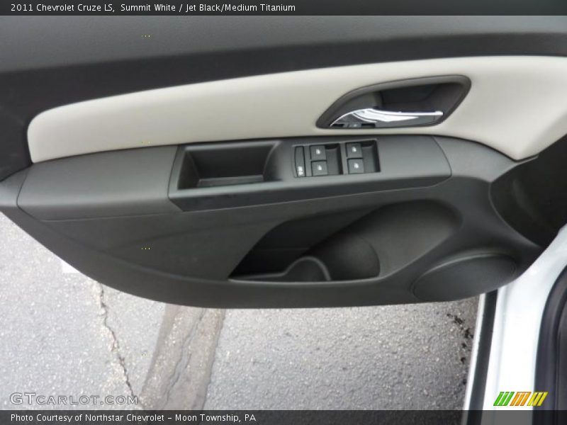 Summit White / Jet Black/Medium Titanium 2011 Chevrolet Cruze LS