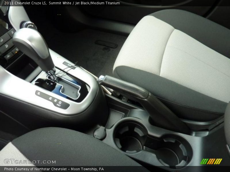 Summit White / Jet Black/Medium Titanium 2011 Chevrolet Cruze LS