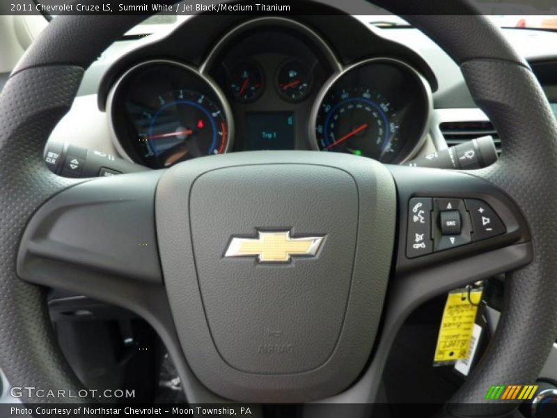 Summit White / Jet Black/Medium Titanium 2011 Chevrolet Cruze LS