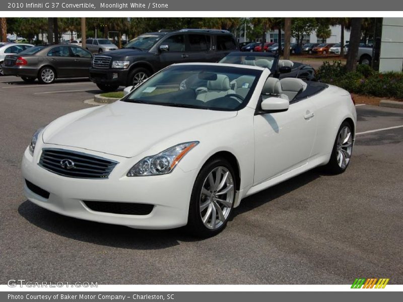 Front 3/4 View of 2010 G 37 Convertible