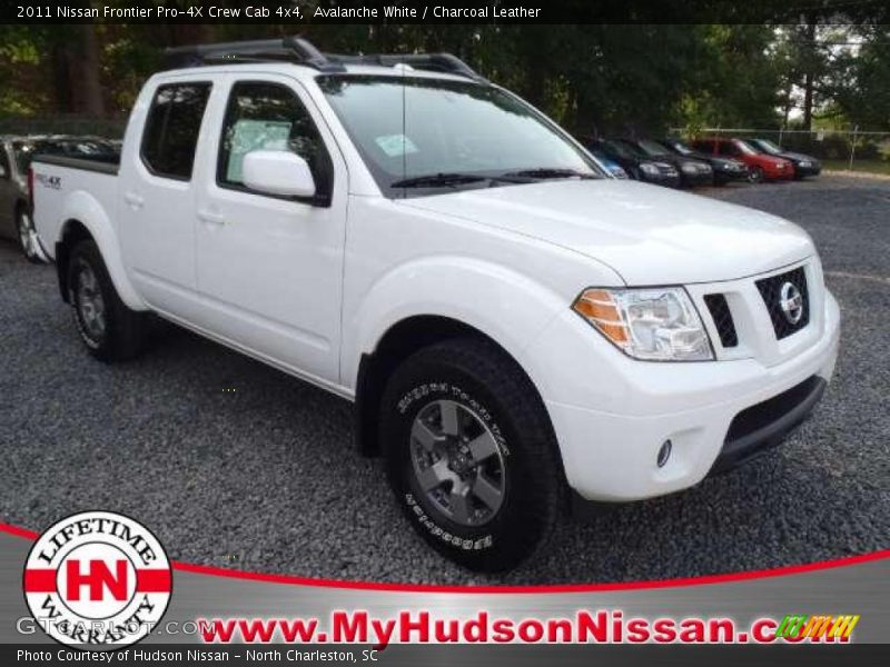 Avalanche White / Charcoal Leather 2011 Nissan Frontier Pro-4X Crew Cab 4x4