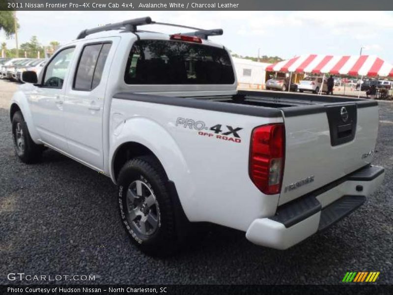Avalanche White / Charcoal Leather 2011 Nissan Frontier Pro-4X Crew Cab 4x4
