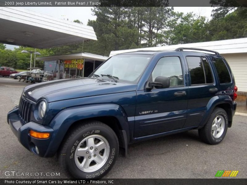 Front 3/4 View of 2003 Liberty Limited
