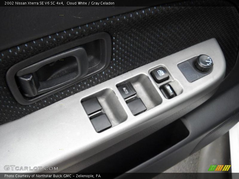 Cloud White / Gray Celadon 2002 Nissan Xterra SE V6 SC 4x4