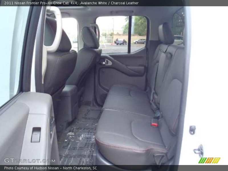 Avalanche White / Charcoal Leather 2011 Nissan Frontier Pro-4X Crew Cab 4x4