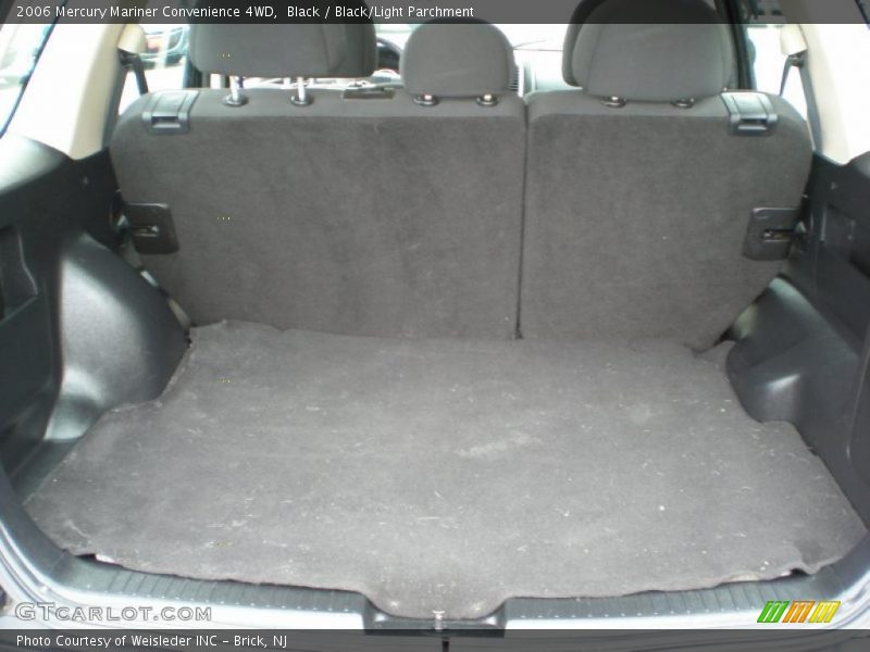  2006 Mariner Convenience 4WD Trunk