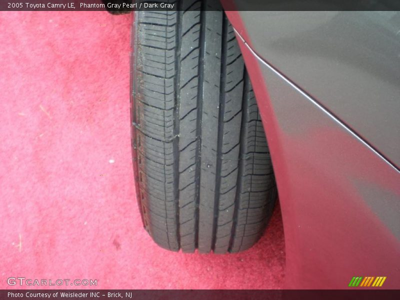 Phantom Gray Pearl / Dark Gray 2005 Toyota Camry LE