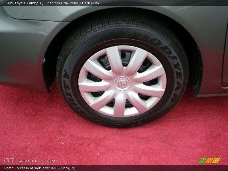 Phantom Gray Pearl / Dark Gray 2005 Toyota Camry LE