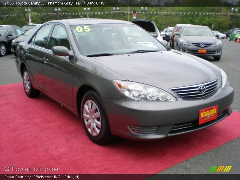 Phantom Gray Pearl / Dark Gray 2005 Toyota Camry LE