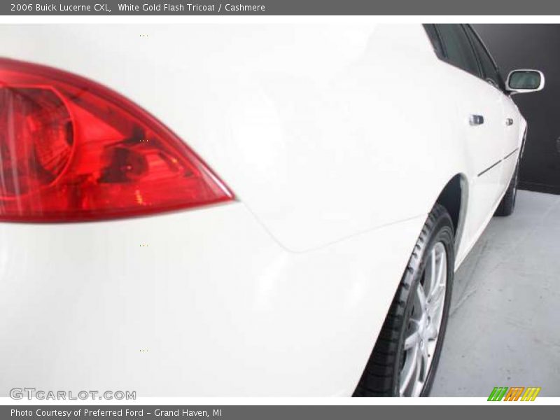 White Gold Flash Tricoat / Cashmere 2006 Buick Lucerne CXL