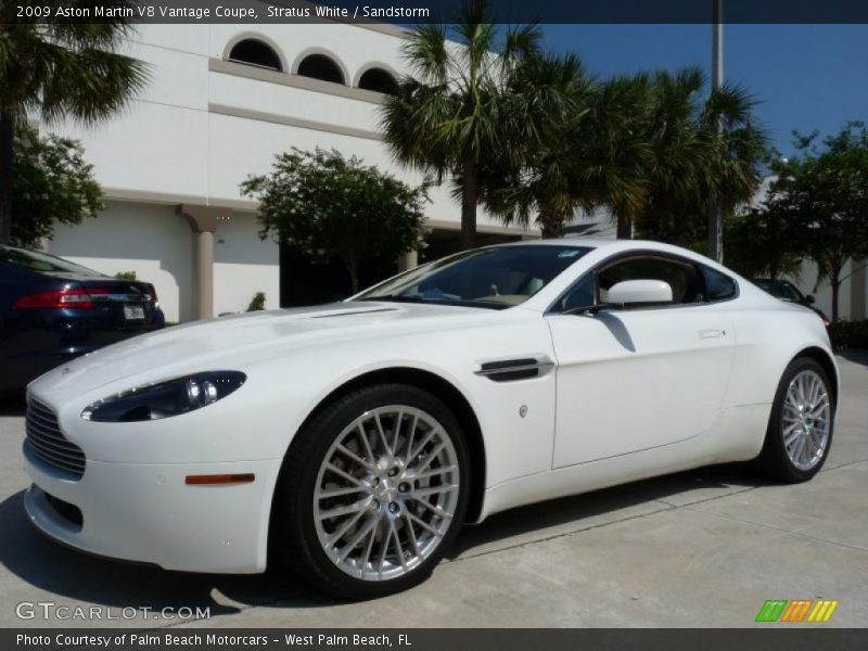 Front 3/4 View of 2009 V8 Vantage Coupe