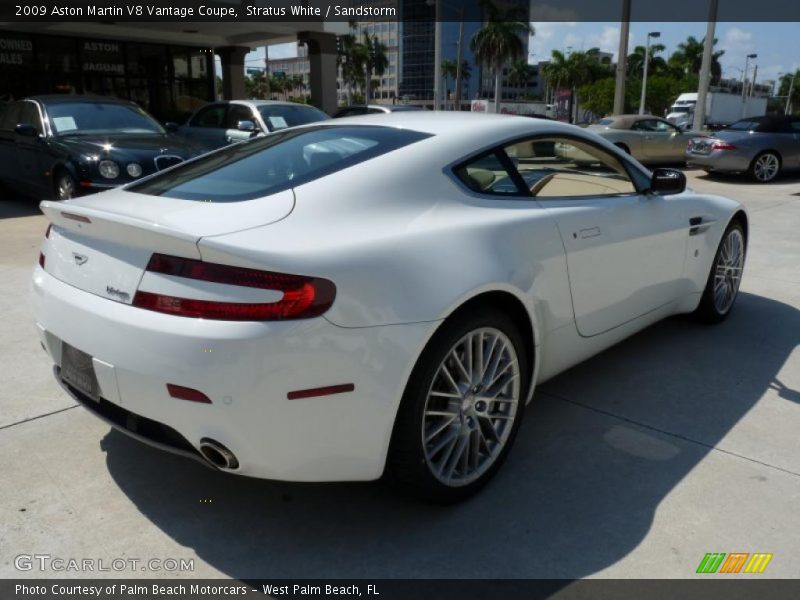Stratus White / Sandstorm 2009 Aston Martin V8 Vantage Coupe