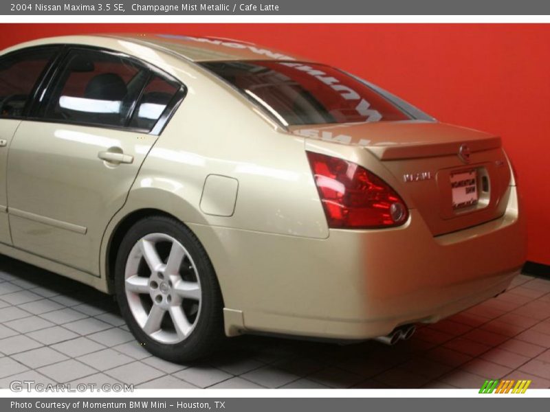 Champagne Mist Metallic / Cafe Latte 2004 Nissan Maxima 3.5 SE