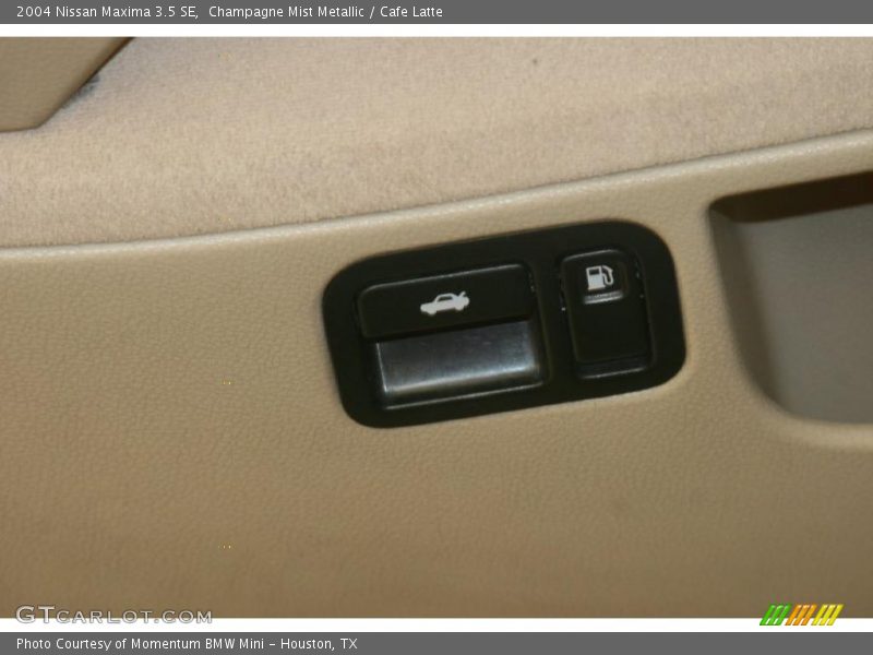 Champagne Mist Metallic / Cafe Latte 2004 Nissan Maxima 3.5 SE