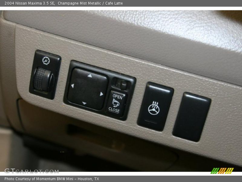 Champagne Mist Metallic / Cafe Latte 2004 Nissan Maxima 3.5 SE