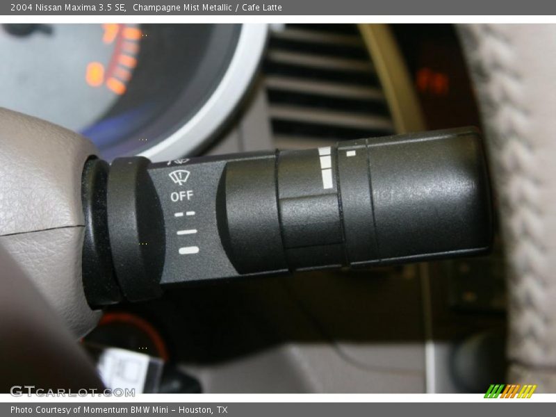 Champagne Mist Metallic / Cafe Latte 2004 Nissan Maxima 3.5 SE