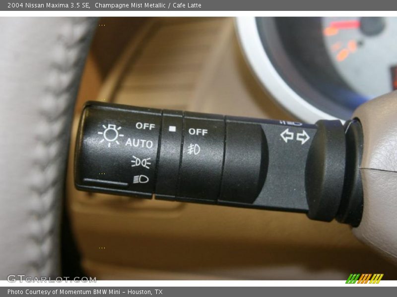 Champagne Mist Metallic / Cafe Latte 2004 Nissan Maxima 3.5 SE