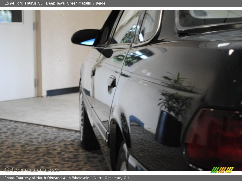 Deep Jewel Green Metallic / Beige 1994 Ford Taurus GL