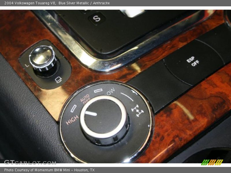 Controls of 2004 Touareg V8