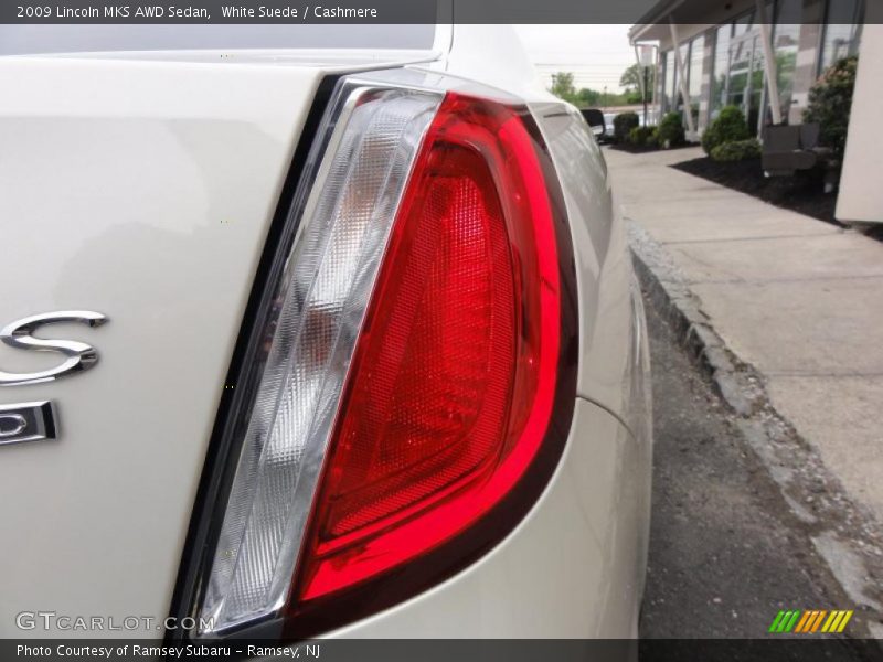 White Suede / Cashmere 2009 Lincoln MKS AWD Sedan
