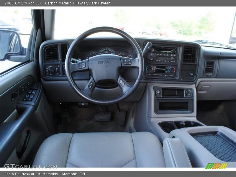 Dashboard of 2003 Yukon SLT