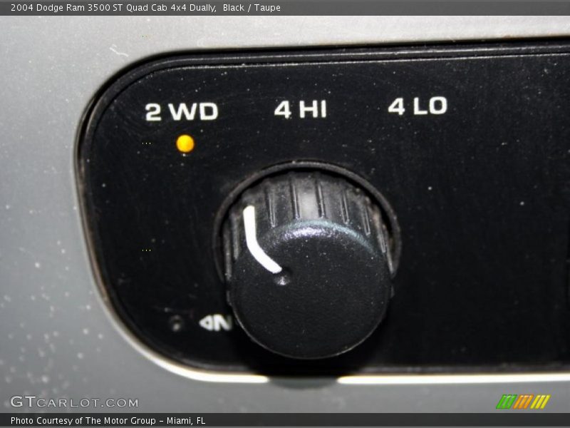 Controls of 2004 Ram 3500 ST Quad Cab 4x4 Dually