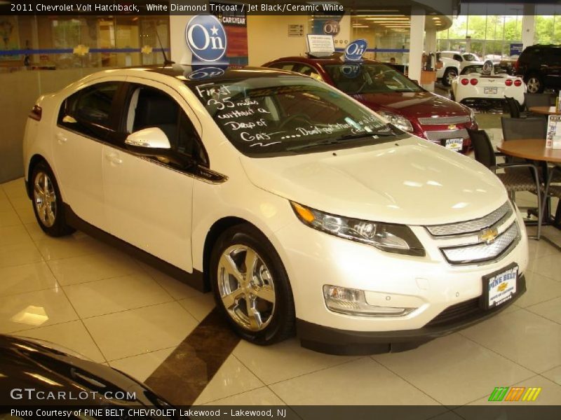 White Diamond Tricoat / Jet Black/Ceramic White 2011 Chevrolet Volt Hatchback
