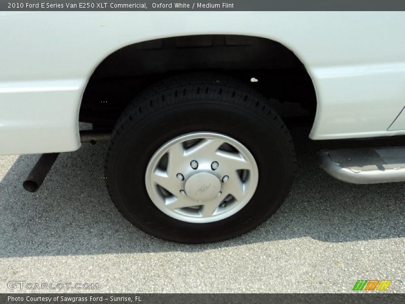 Oxford White / Medium Flint 2010 Ford E Series Van E250 XLT Commericial