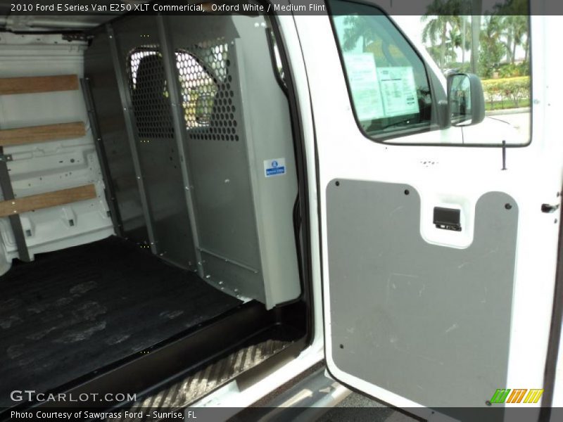 Oxford White / Medium Flint 2010 Ford E Series Van E250 XLT Commericial