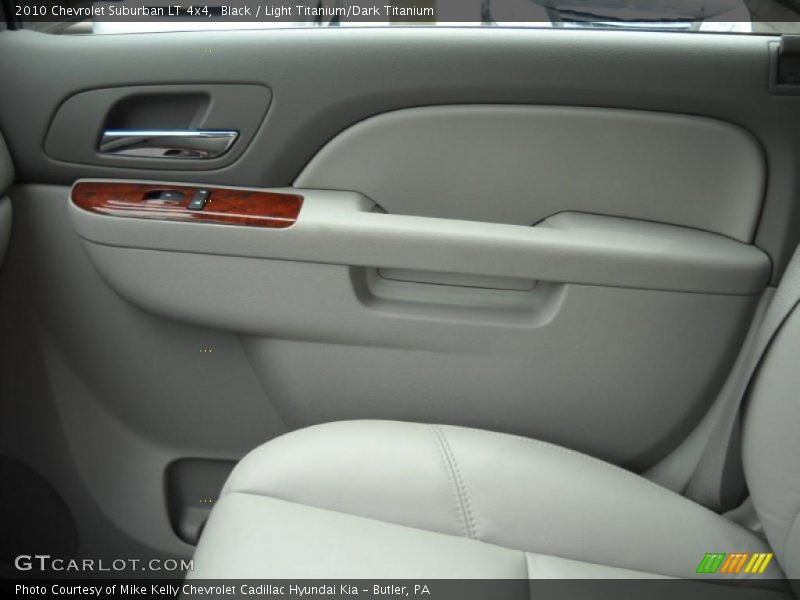 Black / Light Titanium/Dark Titanium 2010 Chevrolet Suburban LT 4x4